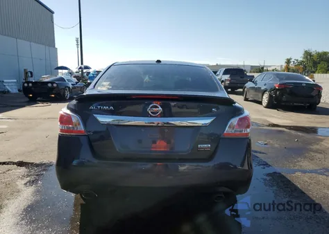 2015 Nissan Altima 2.5 z USA, uszkodzony, nr VIN 1N4AL3AP7FN912862